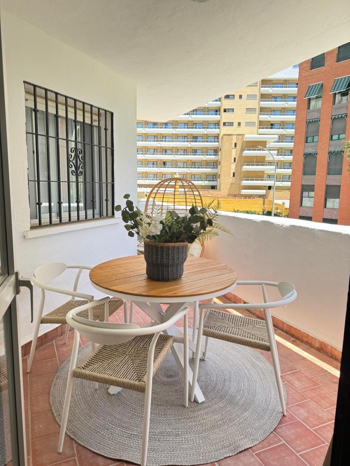 Appartement Nuevo Close To Sinese Design Homes Torremolinos